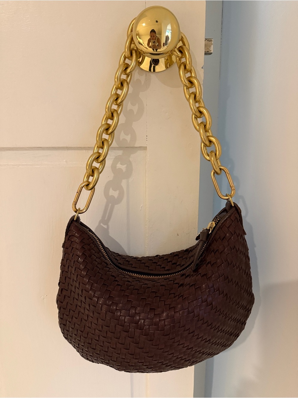 Clare V Petit Moyan Woven Shoulder Bag in Burgandy/Maroon with Gold Chai - Picture 3 of 3